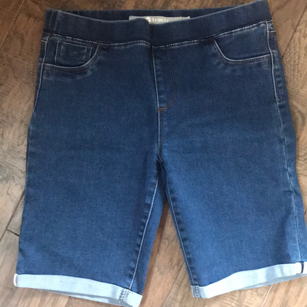 Tractr Bermuda Shorts - EUC